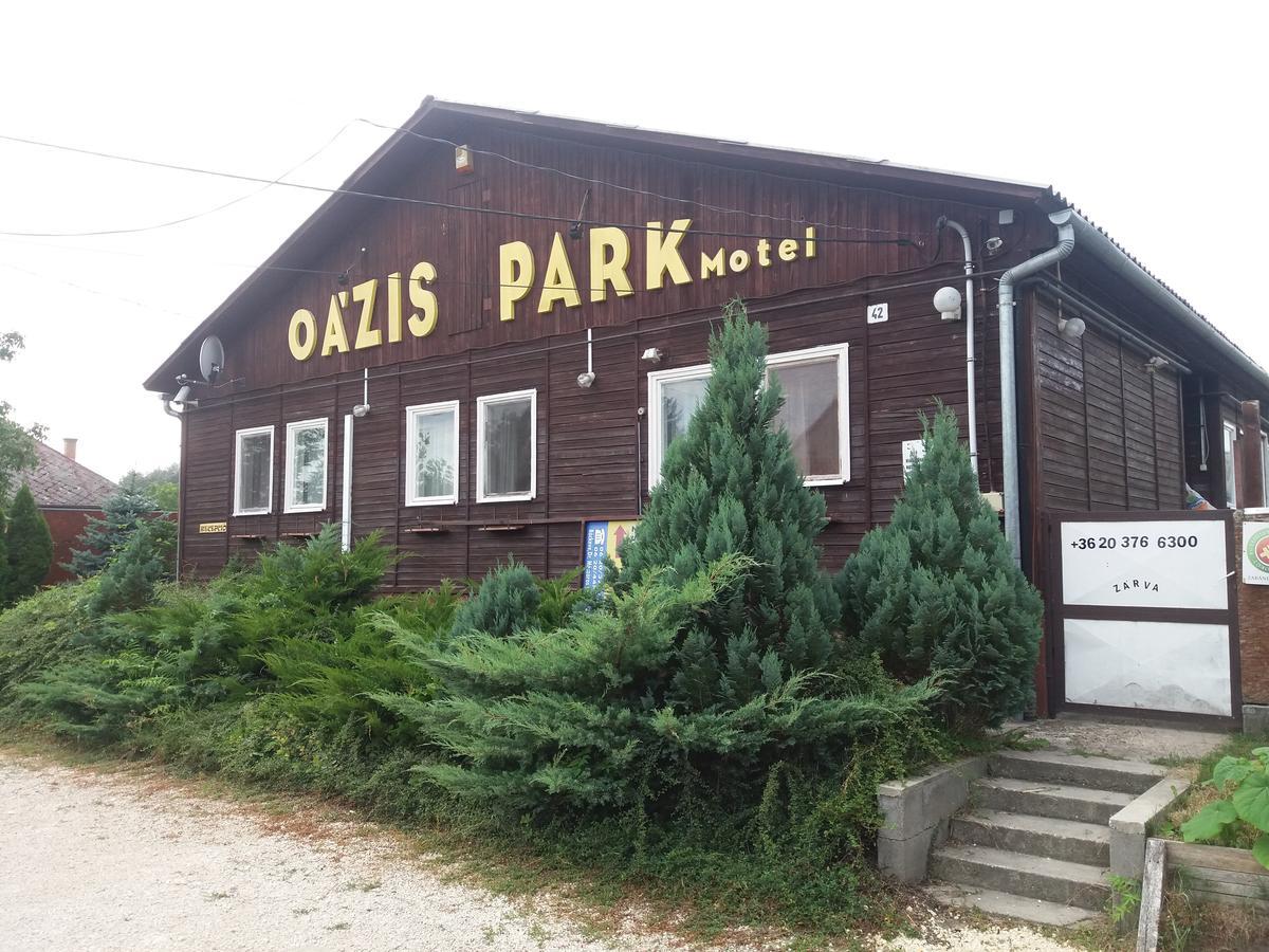 Oazis Park Motel Rackeve Exterior photo